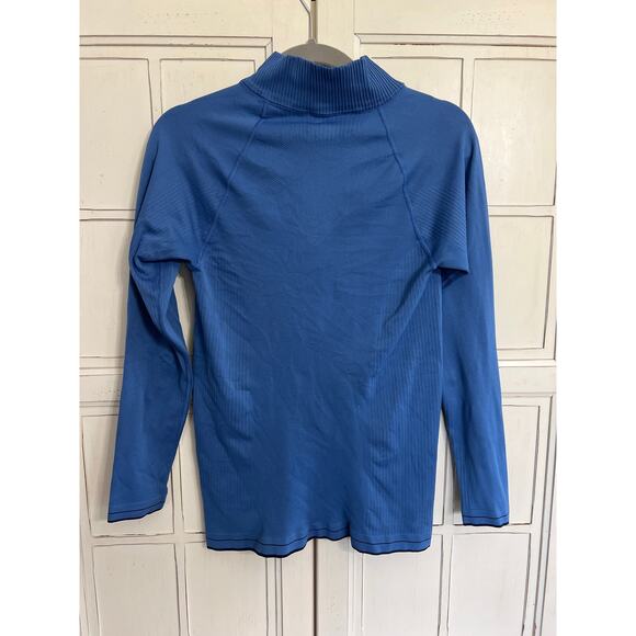 Patagonia size medium blue 1/4 zip baselayer top - Picture 3 of 4